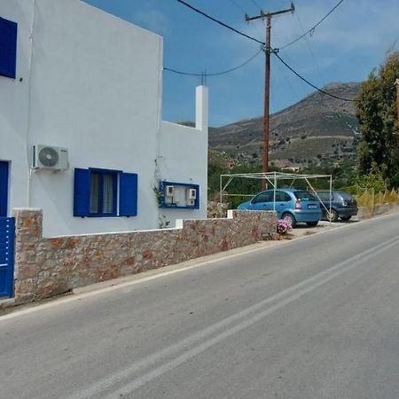 Dionysia Apartments Livadia  Exteriör bild