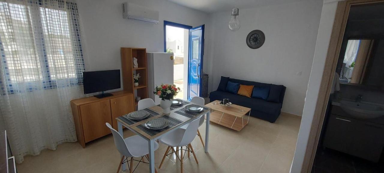 Dionysia Apartments Livadia  Exteriör bild