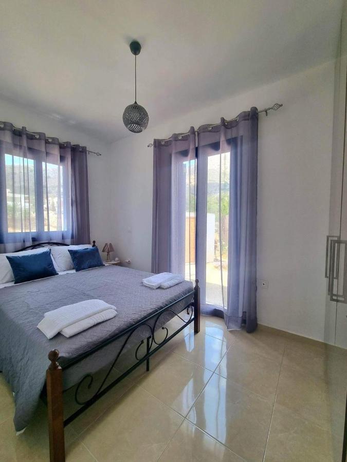Dionysia Apartments Livadia  Exteriör bild